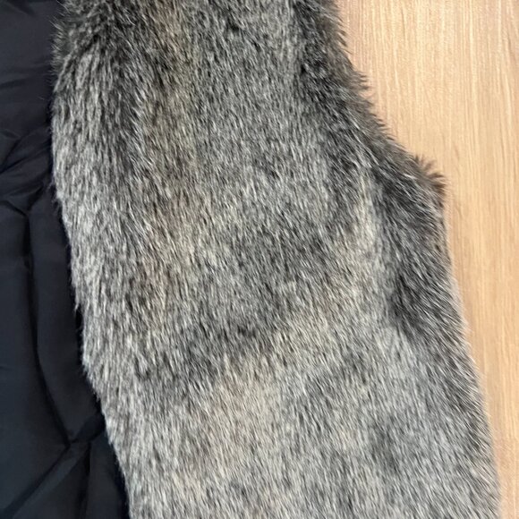 Talula Faux Fur Vegan Vest Size Small - Picture 4 of 7